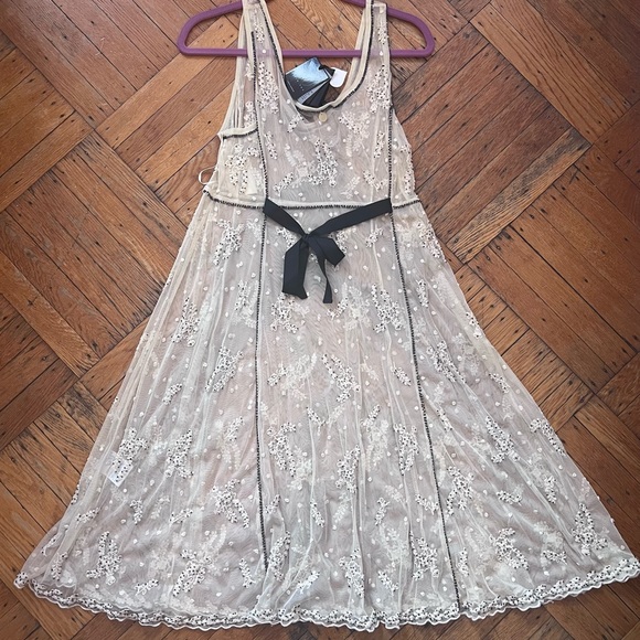 Stunning TWIN-SET TULLE DRESS with BEADED DETAIL size XL - Picture 2 of 5